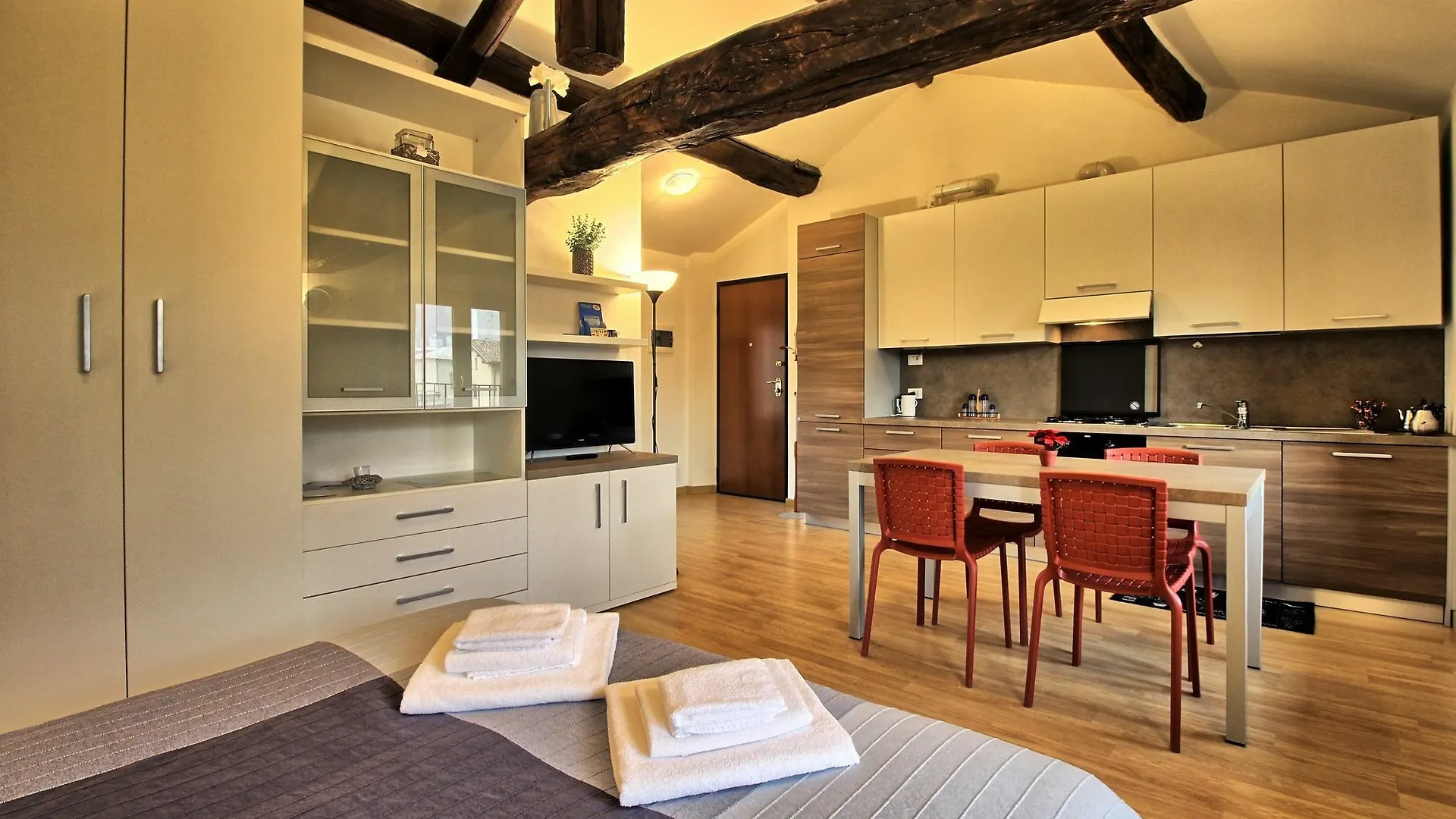Logicasa Apartment Tower Gate Côme